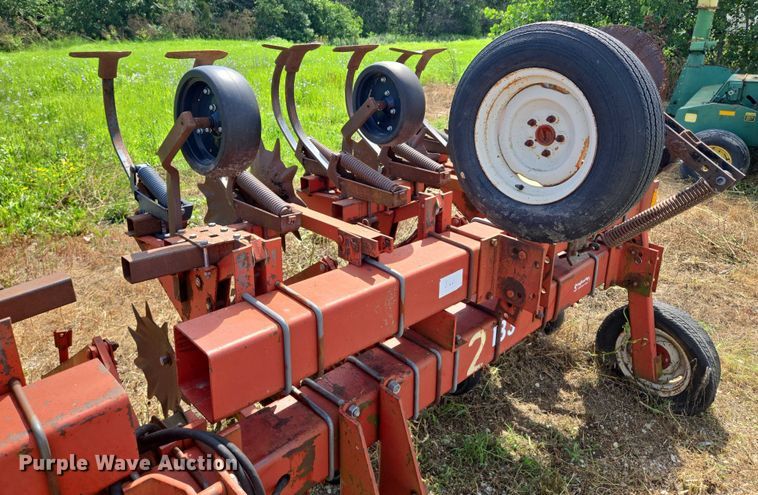 image for item EF1827 International Harvester 183 row crop cultivator