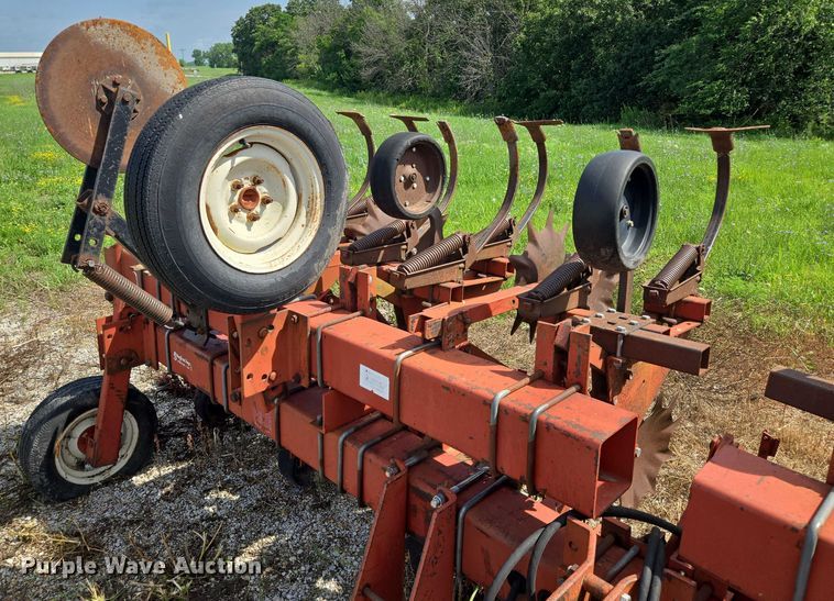 image for item EF1827 International Harvester 183 row crop cultivator