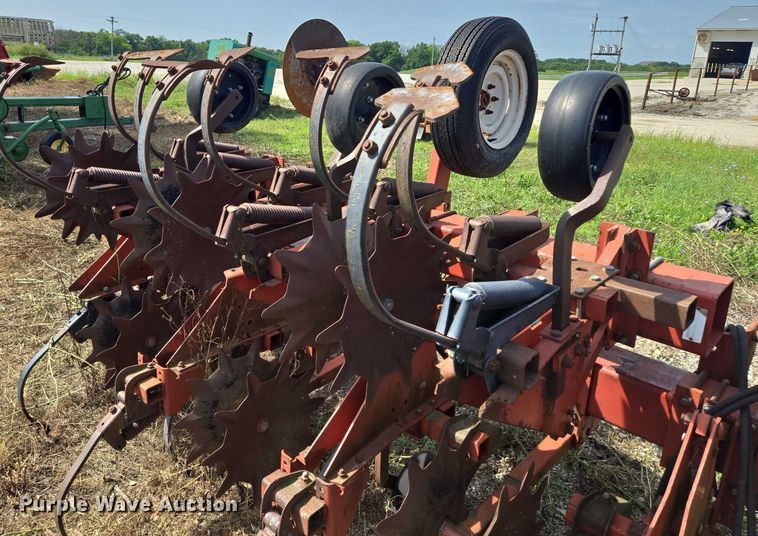 image for item EF1827 International Harvester 183 row crop cultivator