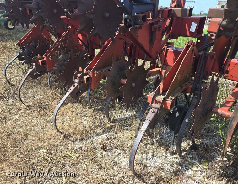 image for item EF1827 International Harvester 183 row crop cultivator