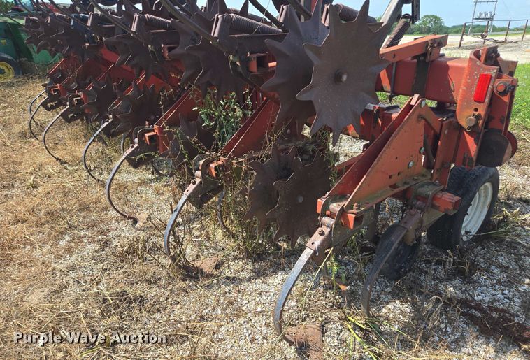 image for item EF1827 International Harvester 183 row crop cultivator
