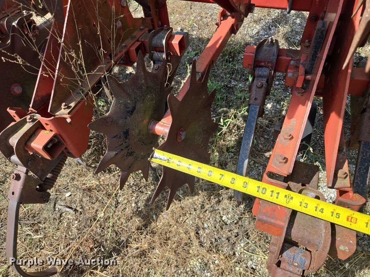 image for item EF1827 International Harvester 183 row crop cultivator