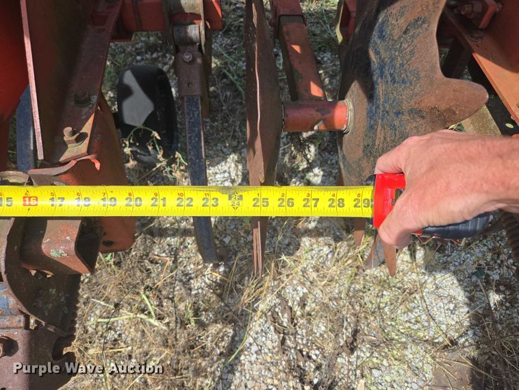 image for item EF1827 International Harvester 183 row crop cultivator