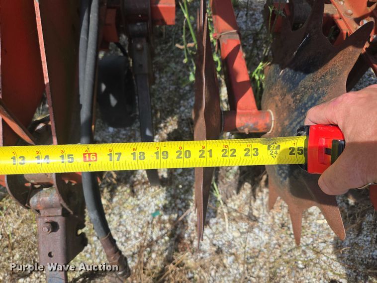 image for item EF1827 International Harvester 183 row crop cultivator