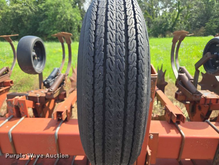 image for item EF1827 International Harvester 183 row crop cultivator