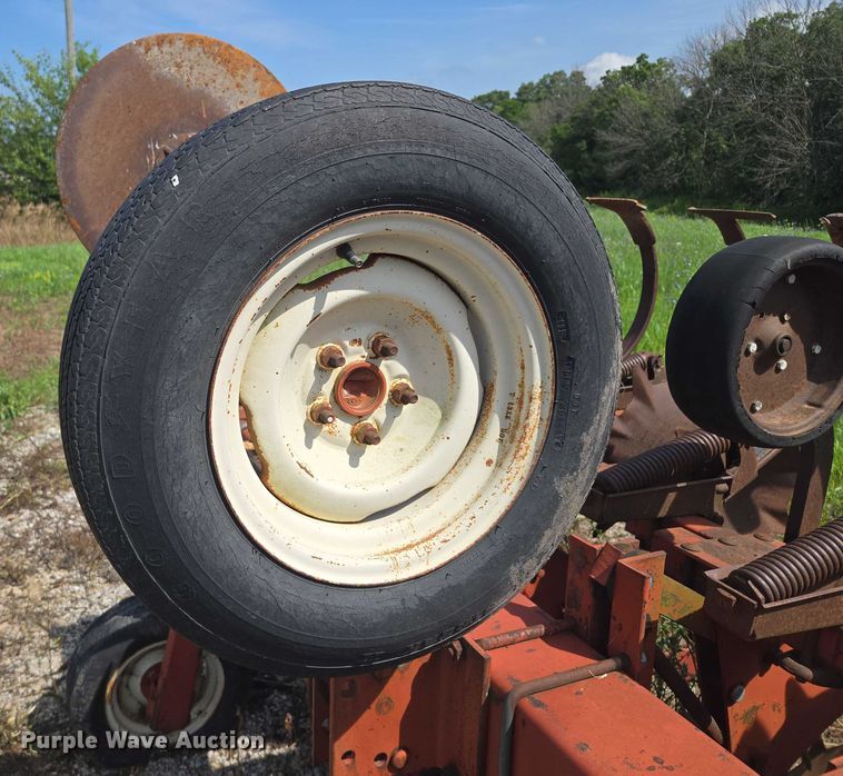 image for item EF1827 International Harvester 183 row crop cultivator
