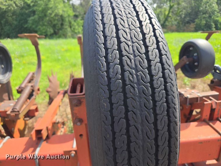 image for item EF1827 International Harvester 183 row crop cultivator