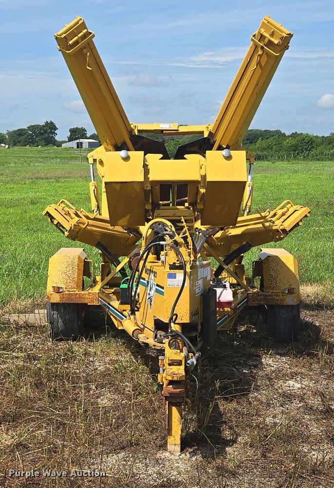 image for item EF1828 Vermeer TS44A tree spade