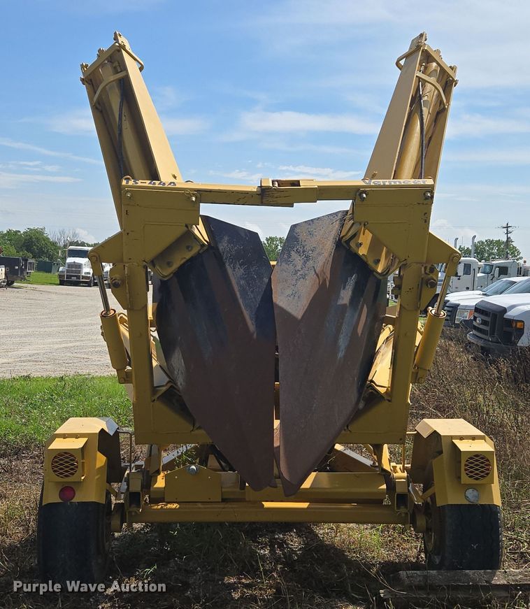 image for item EF1828 Vermeer TS44A tree spade