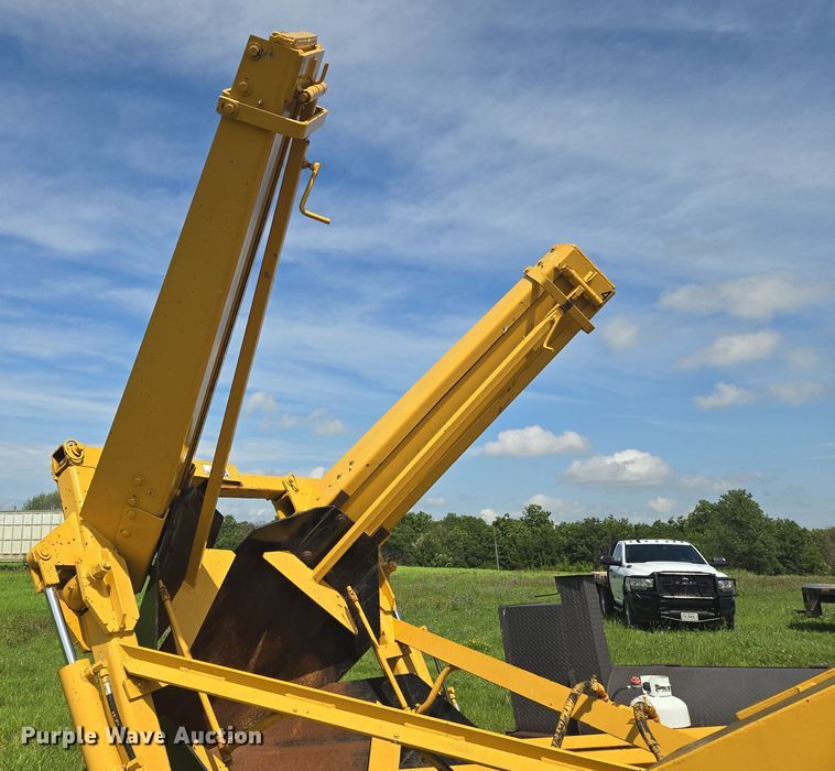 image for item EF1828 Vermeer TS44A tree spade