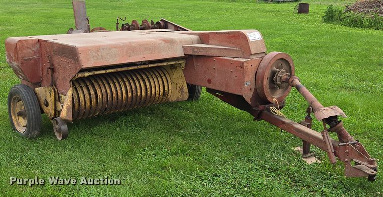 image for item EF1848 New Holland  269 small square baler