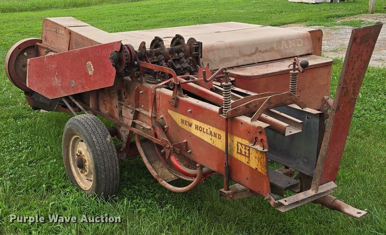 image for item EF1848 New Holland  269 small square baler