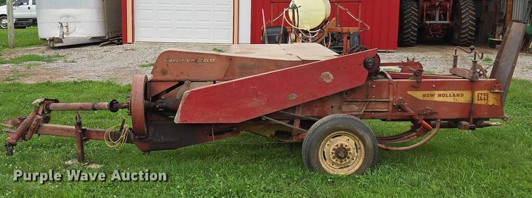 image for item EF1848 New Holland  269 small square baler