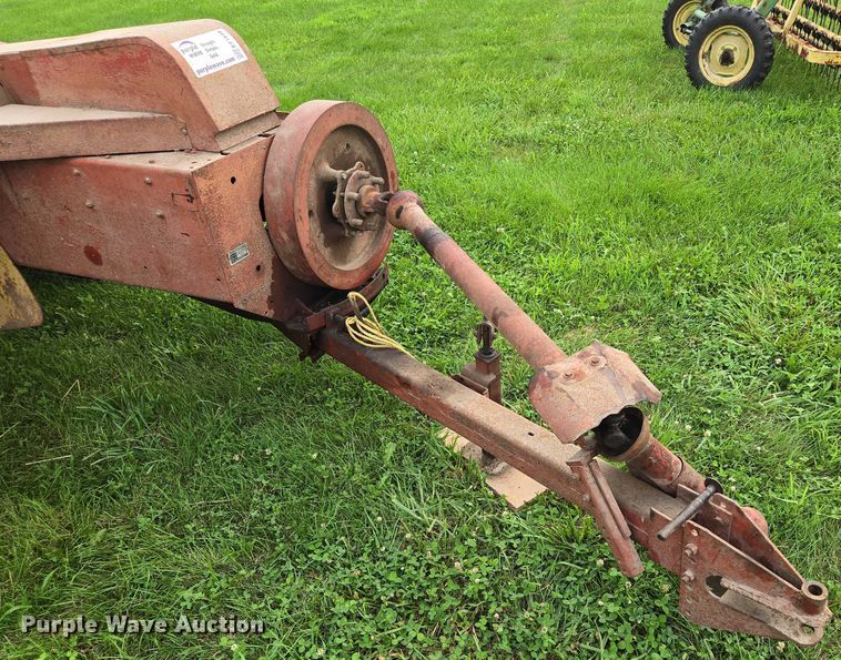 image for item EF1848 New Holland  269 small square baler