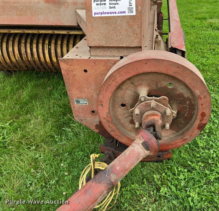 image for item EF1848 New Holland  269 small square baler