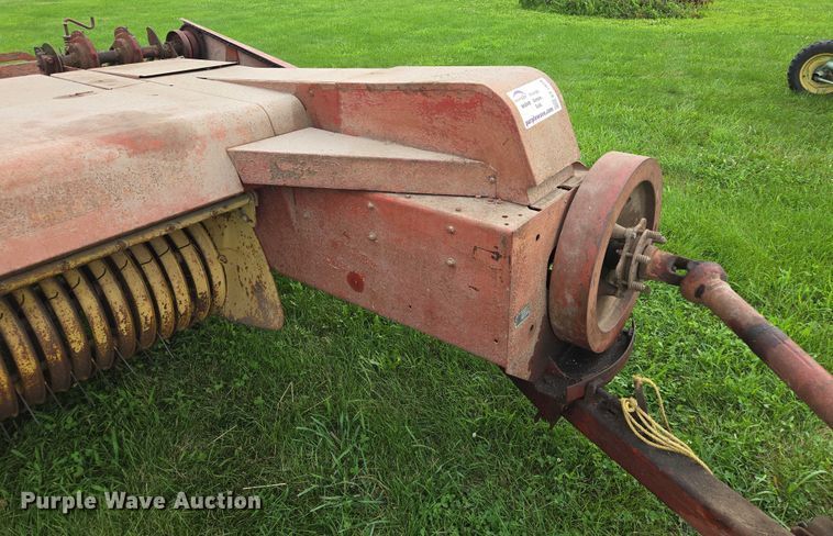 image for item EF1848 New Holland  269 small square baler