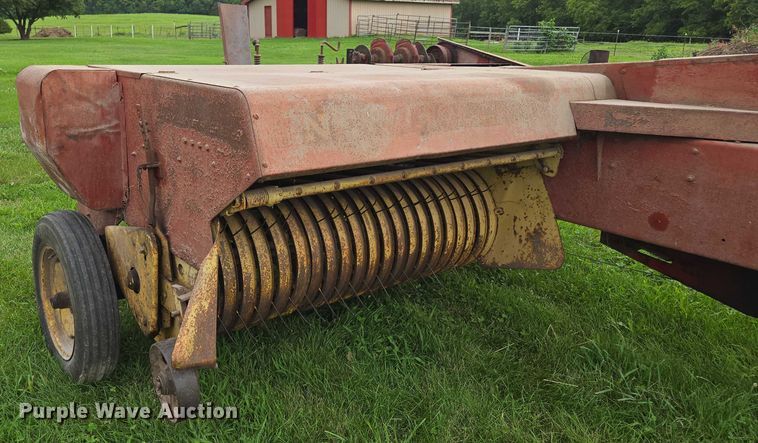 image for item EF1848 New Holland  269 small square baler