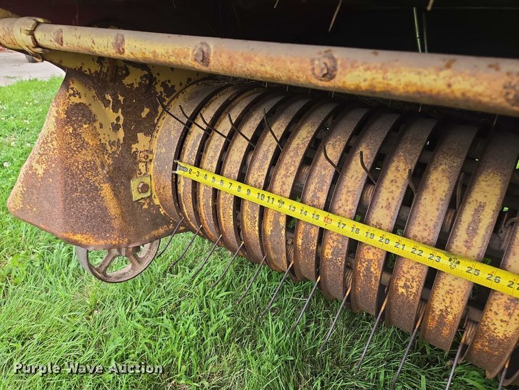 image for item EF1848 New Holland  269 small square baler