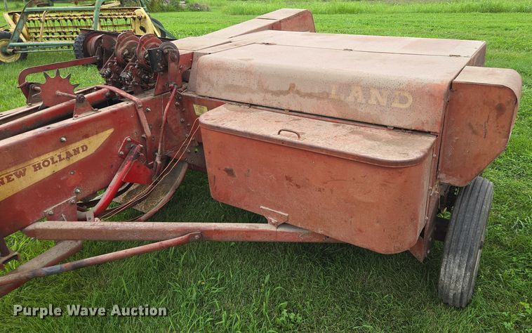 image for item EF1848 New Holland  269 small square baler