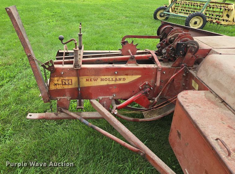 image for item EF1848 New Holland  269 small square baler