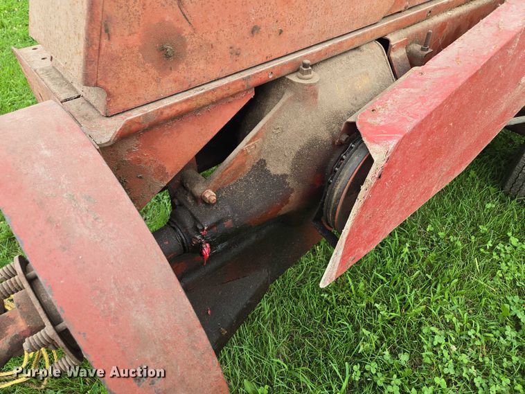 image for item EF1848 New Holland  269 small square baler