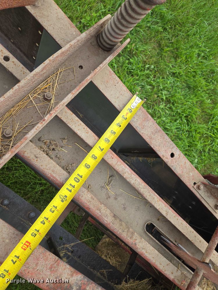 image for item EF1848 New Holland  269 small square baler