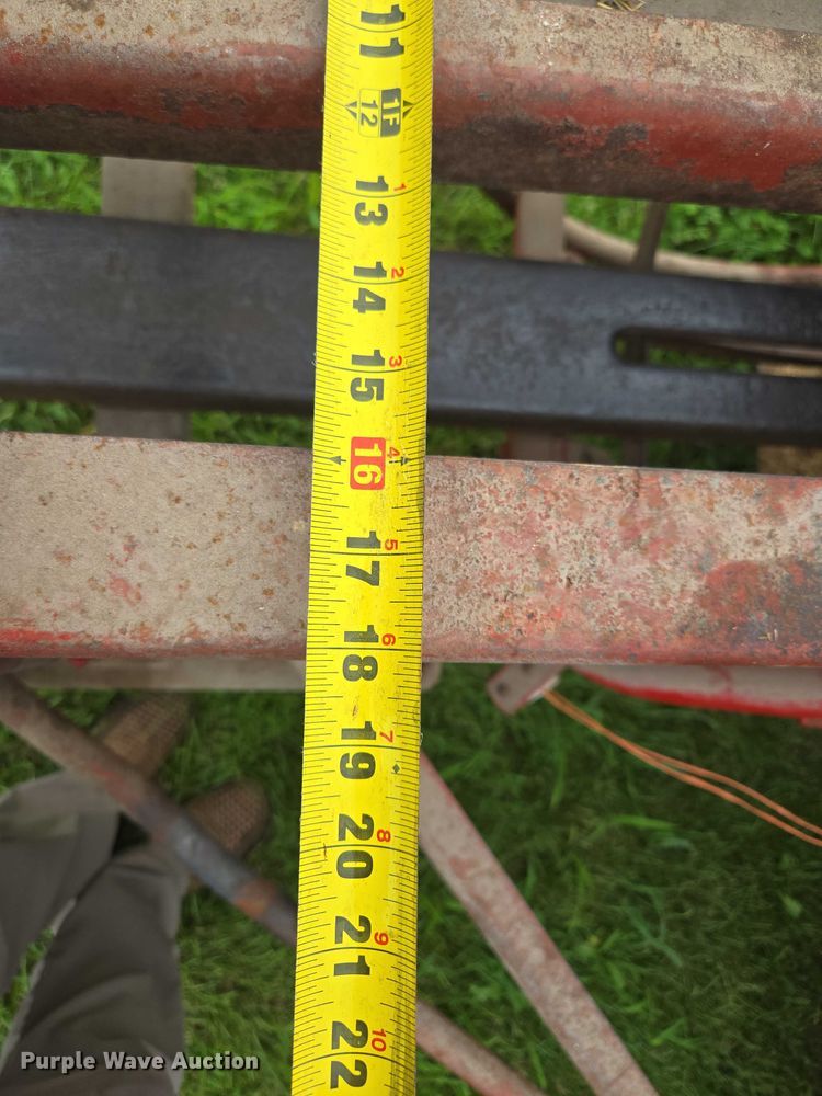 image for item EF1848 New Holland  269 small square baler