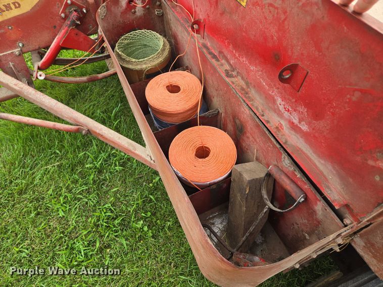 image for item EF1848 New Holland  269 small square baler