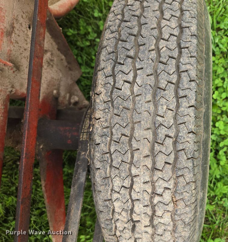 image for item EF1848 New Holland  269 small square baler