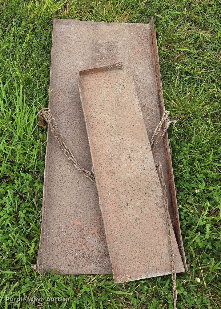 image for item EF1848 New Holland  269 small square baler