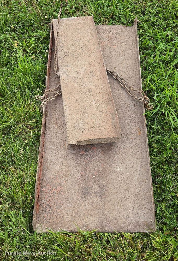 image for item EF1848 New Holland  269 small square baler