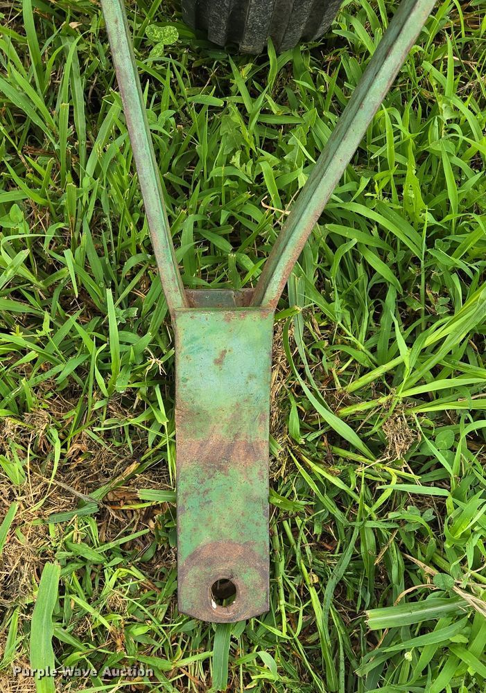 image for item EF1849 John Deere 660 hay rake