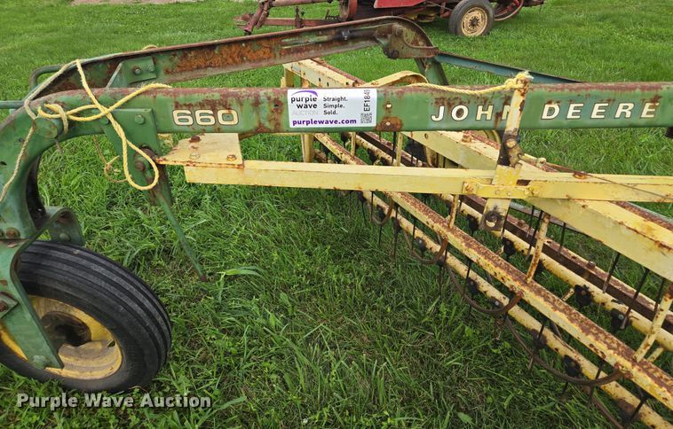 image for item EF1849 John Deere 660 hay rake