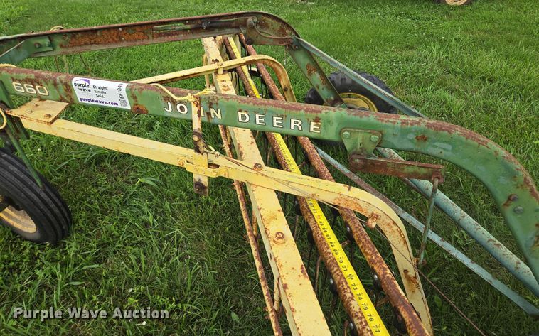 image for item EF1849 John Deere 660 hay rake