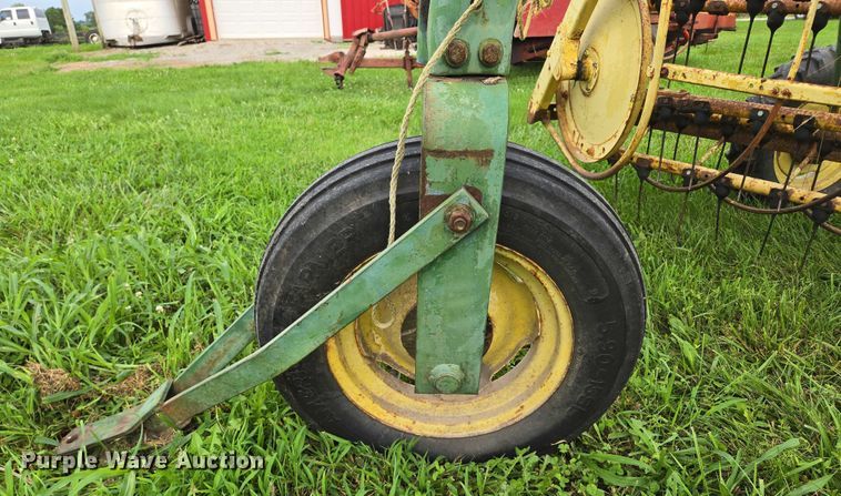image for item EF1849 John Deere 660 hay rake