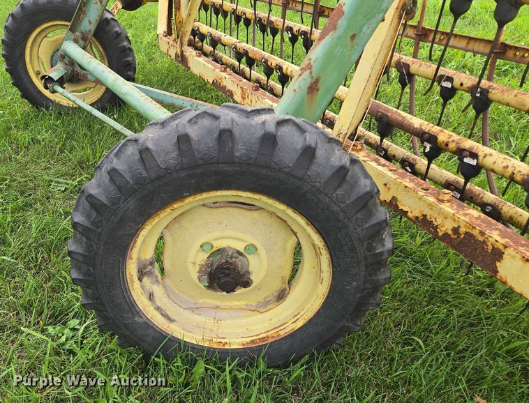 image for item EF1849 John Deere 660 hay rake