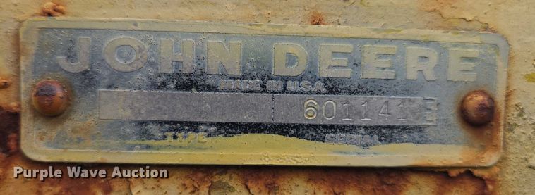 image for item EF1849 John Deere 660 hay rake