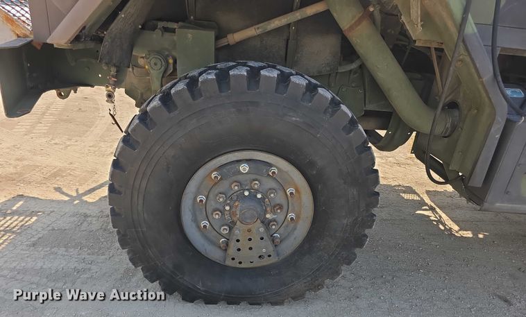 image for item EF3630 1990 BMY 5 Ton M923A2  flatbed truck