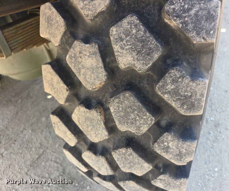 image for item EF3630 1990 BMY 5 Ton M923A2  flatbed truck