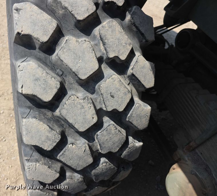 image for item EF3630 1990 BMY 5 Ton M923A2  flatbed truck