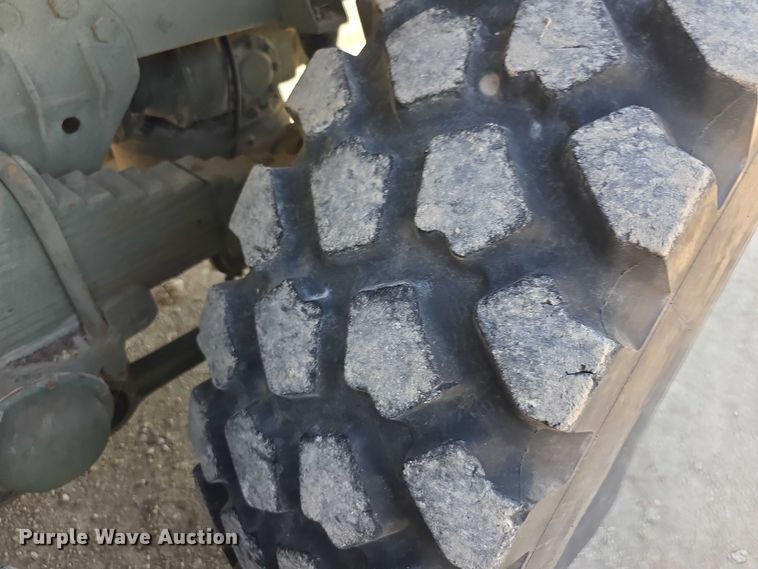 image for item EF3630 1990 BMY 5 Ton M923A2  flatbed truck