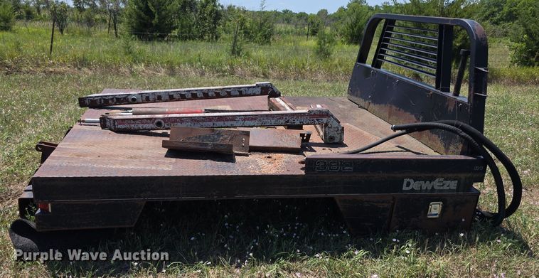 image for item EF3651 DewEze hydraulic bale bed