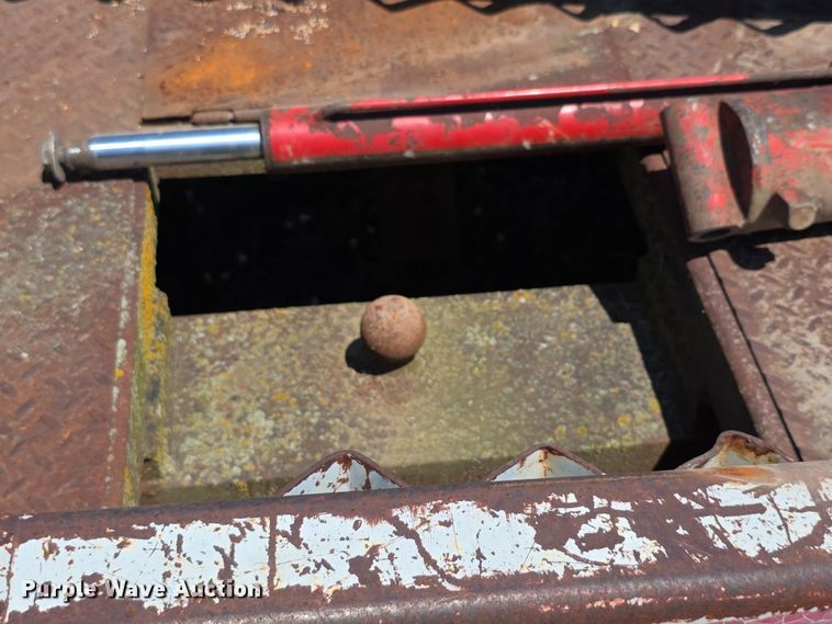 image for item EF3651 DewEze hydraulic bale bed