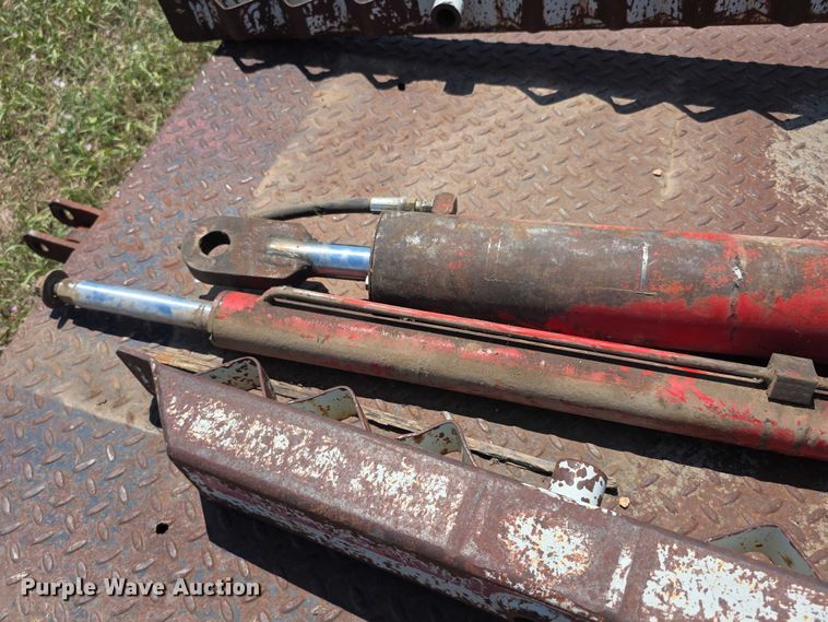 image for item EF3651 DewEze hydraulic bale bed