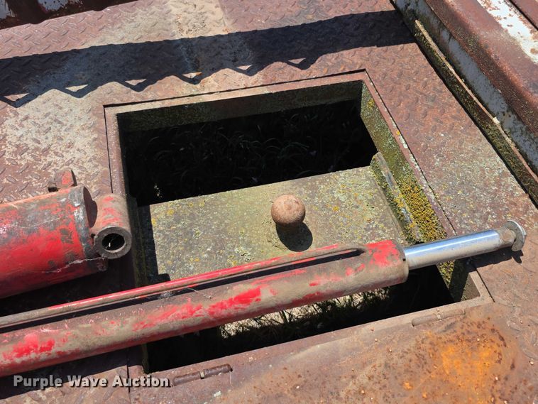 image for item EF3651 DewEze hydraulic bale bed