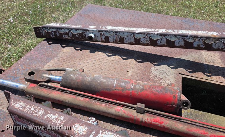 image for item EF3651 DewEze hydraulic bale bed