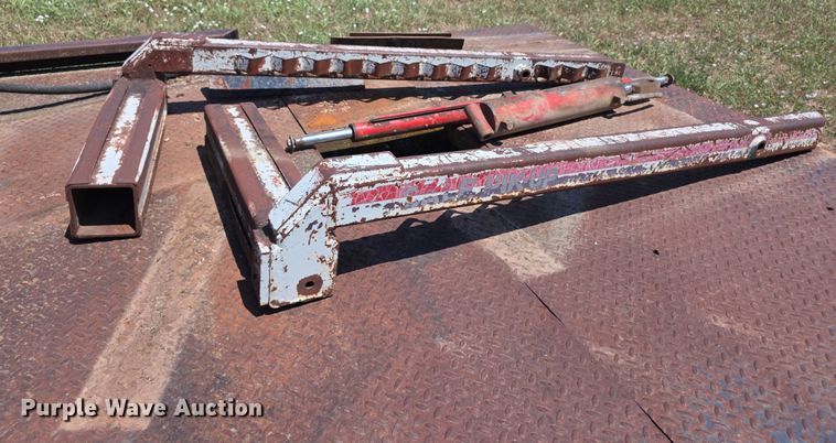 image for item EF3651 DewEze hydraulic bale bed