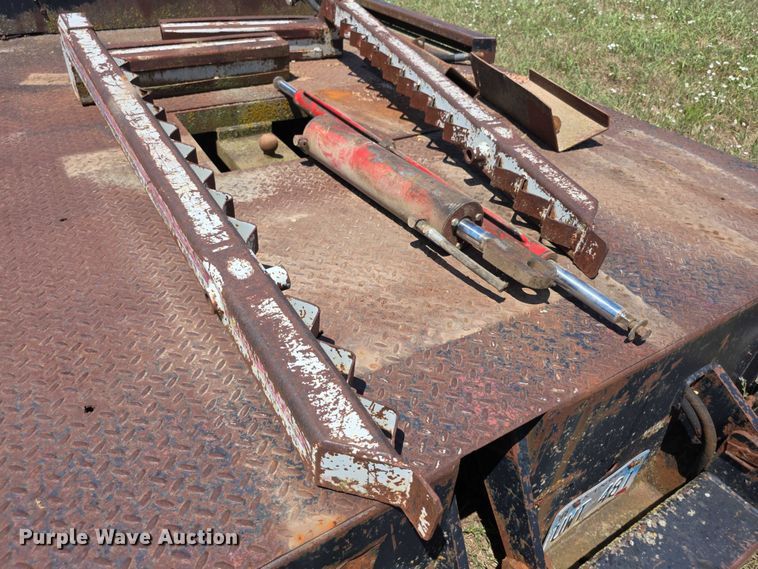 image for item EF3651 DewEze hydraulic bale bed