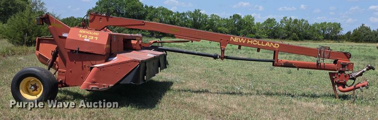 image for item EF3655 New Holland 1431 swather / windrower