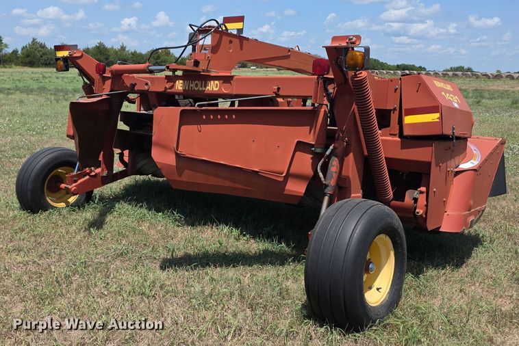 image for item EF3655 New Holland 1431 swather / windrower